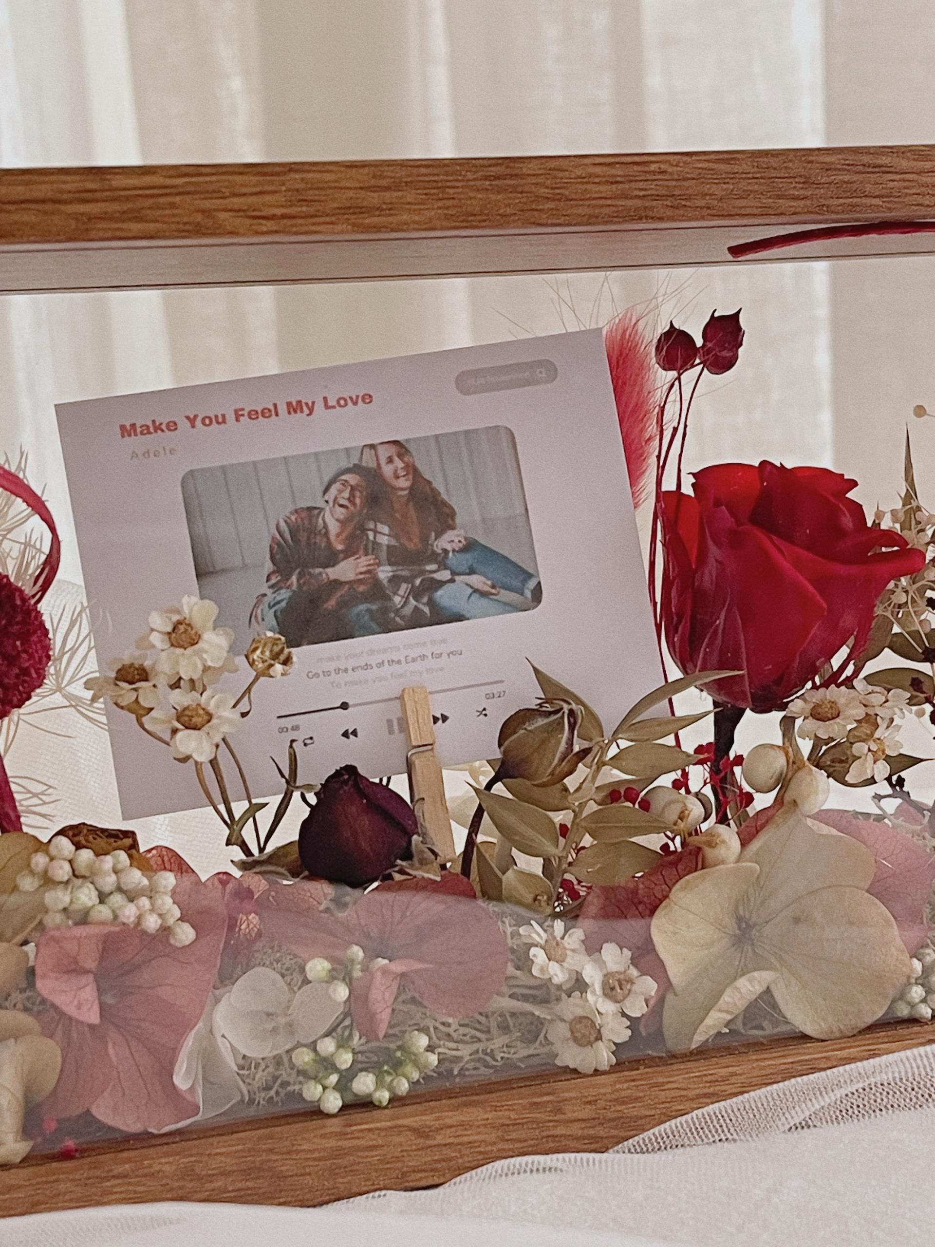 Garden Frame Triangle - Red Rose Series (3)