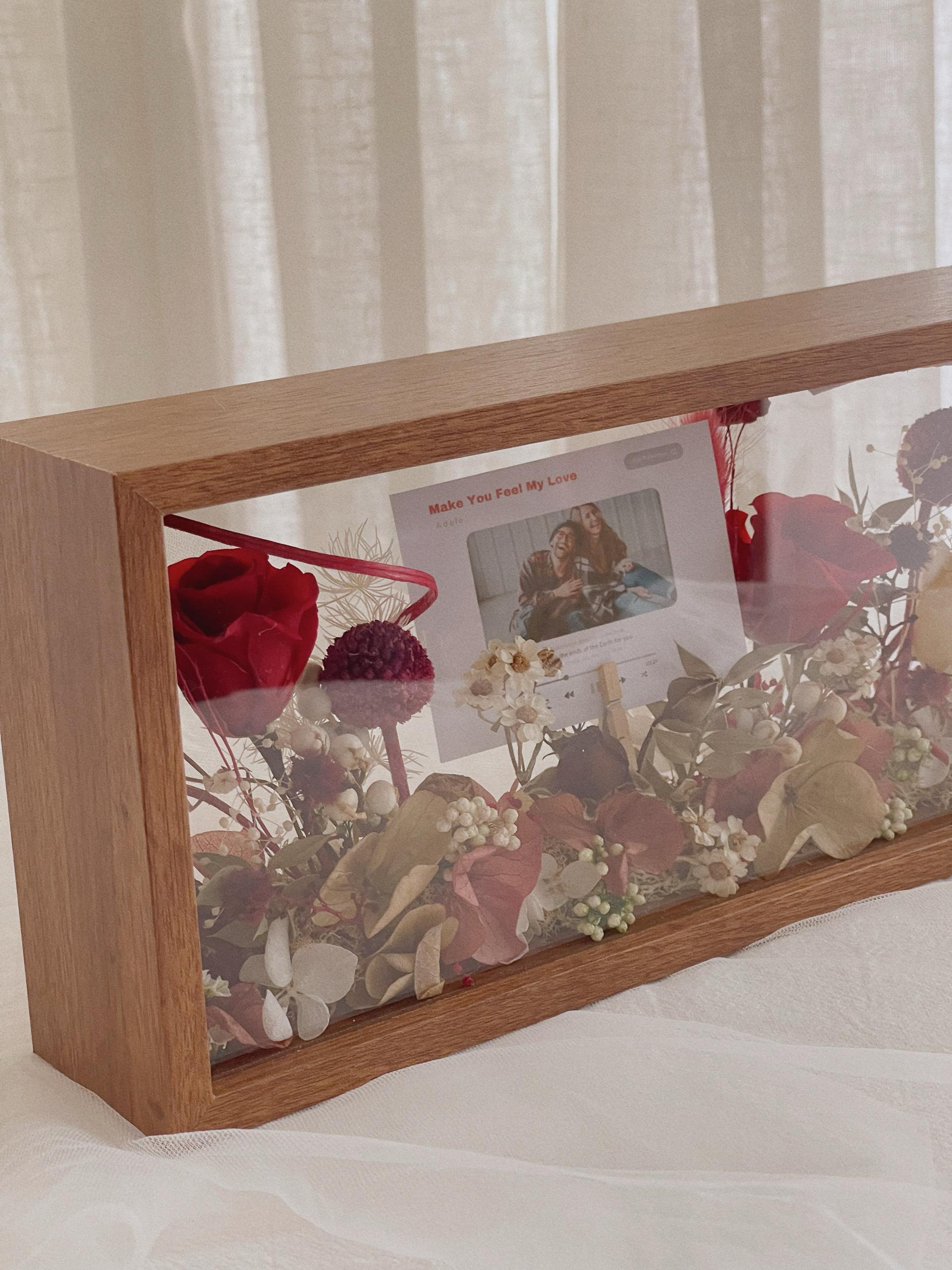 Garden Frame Triangle - Red Rose Series (4)